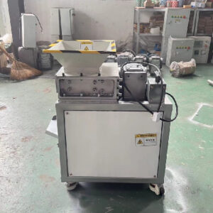 200型撕碎機